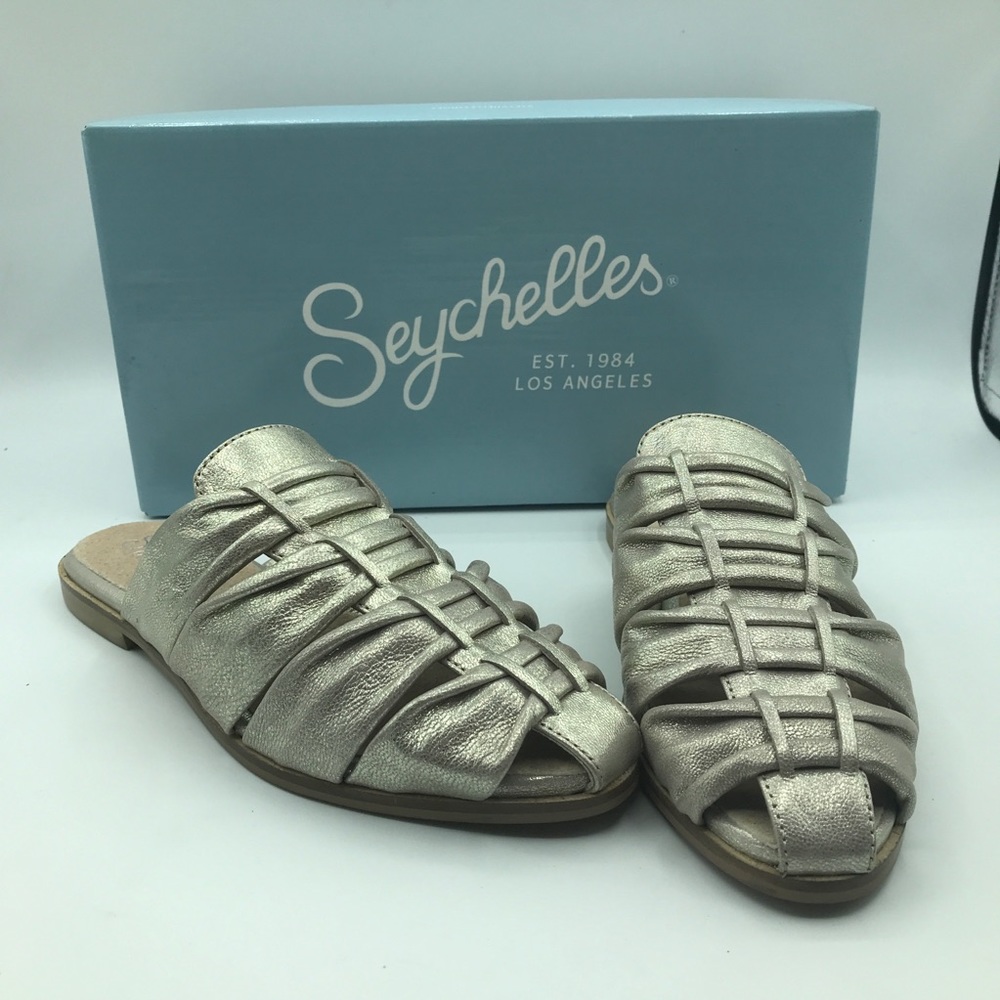 NWT Seychelles Sacrafice Metallic Platinum Mule
